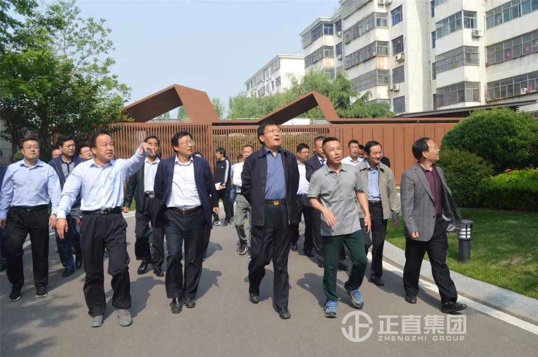 匠心树木，，，，，真诚树人